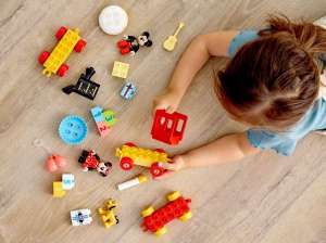 LEGO® Disney Mickey & Minnie születésnapi vonata