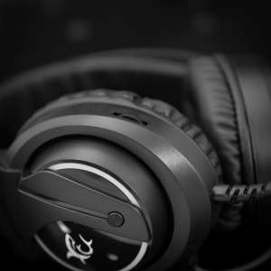 White Shark Wolf Gamer Mikrofonos fejhallgató, RGB, PS4 kompatibilis, Fekete